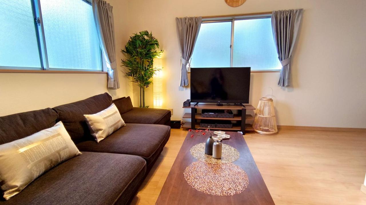 Tsukiyume Kan - House With Parking, 10Mins To Usj, Tennoji, Namba Osaka Exterior photo