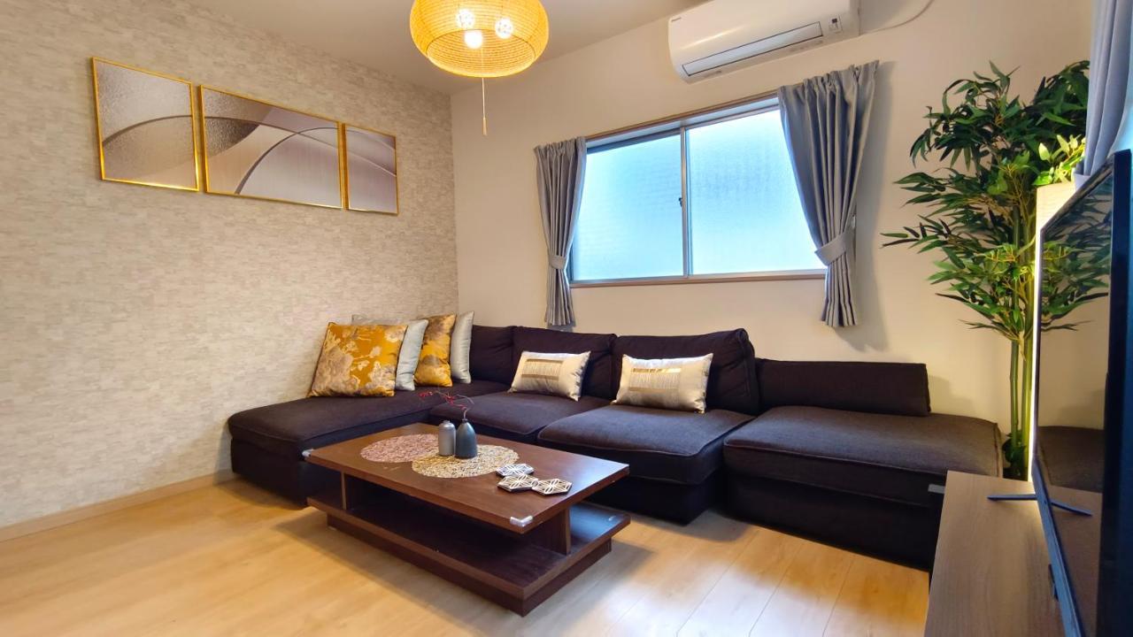 Tsukiyume Kan - House With Parking, 10Mins To Usj, Tennoji, Namba Osaka Exterior photo