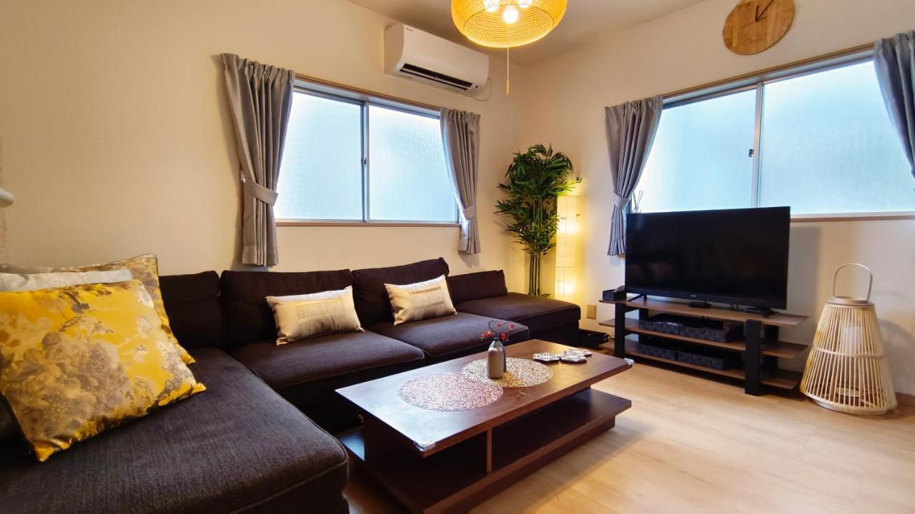 Tsukiyume Kan - House With Parking, 10Mins To Usj, Tennoji, Namba Osaka Exterior photo